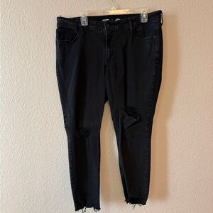Old Navy Women’s Black Distressed Skinny Jeans